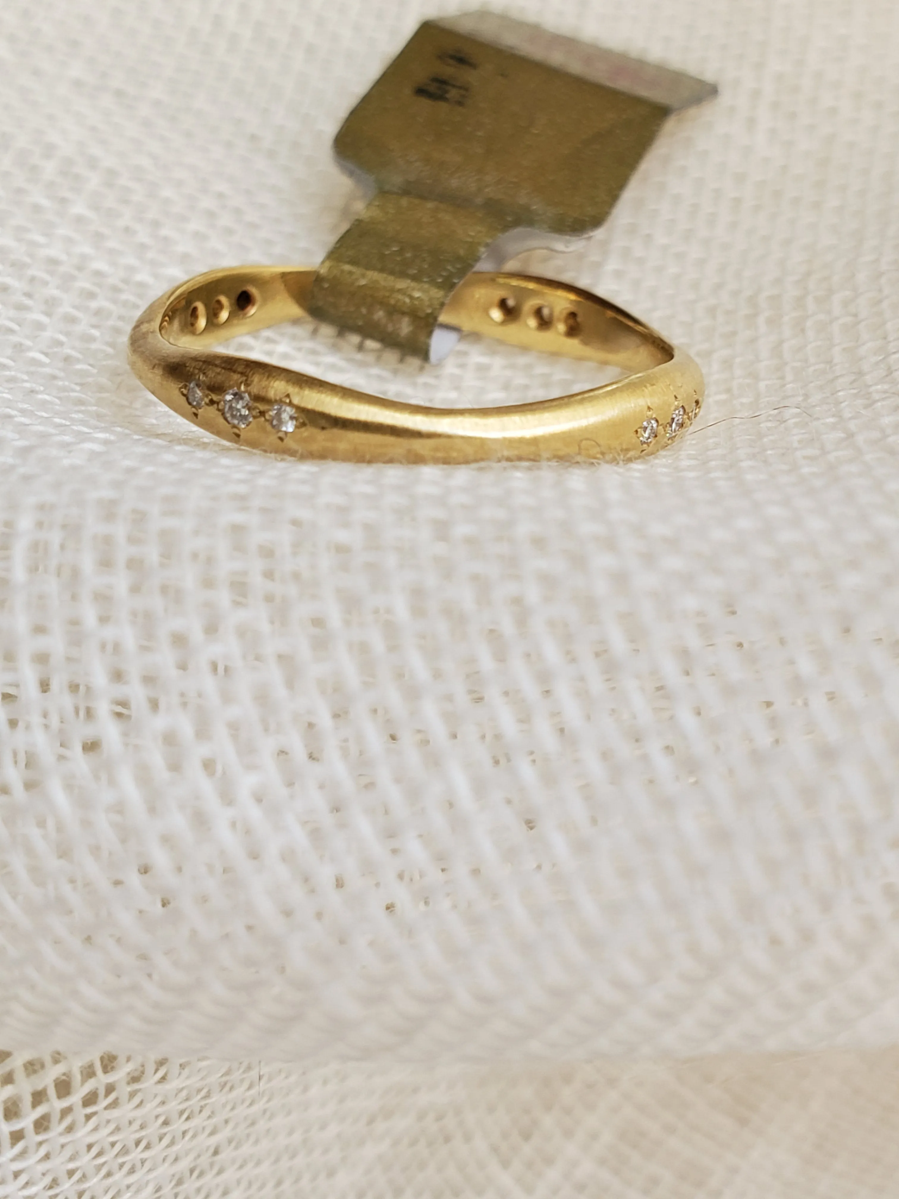 Adel Chefridi wavy diamond band in 18K gold