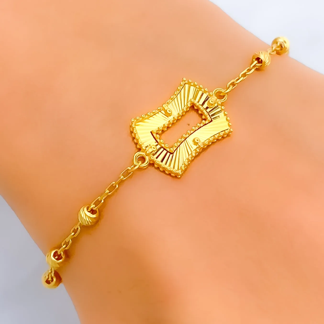Bold Attractive 21k Gold Bracelet