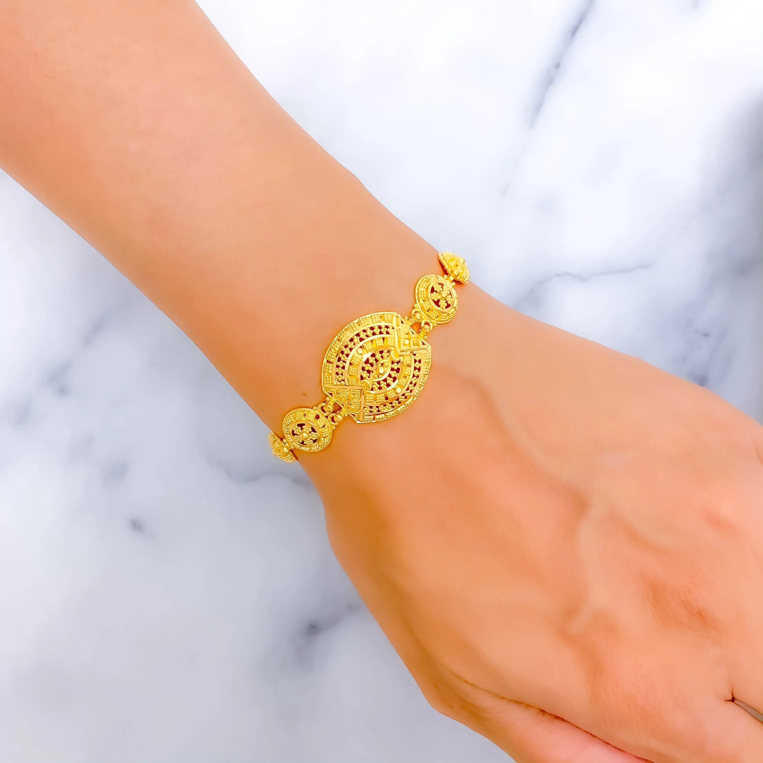 Captivating Regal 22k Gold Poised Bracelet