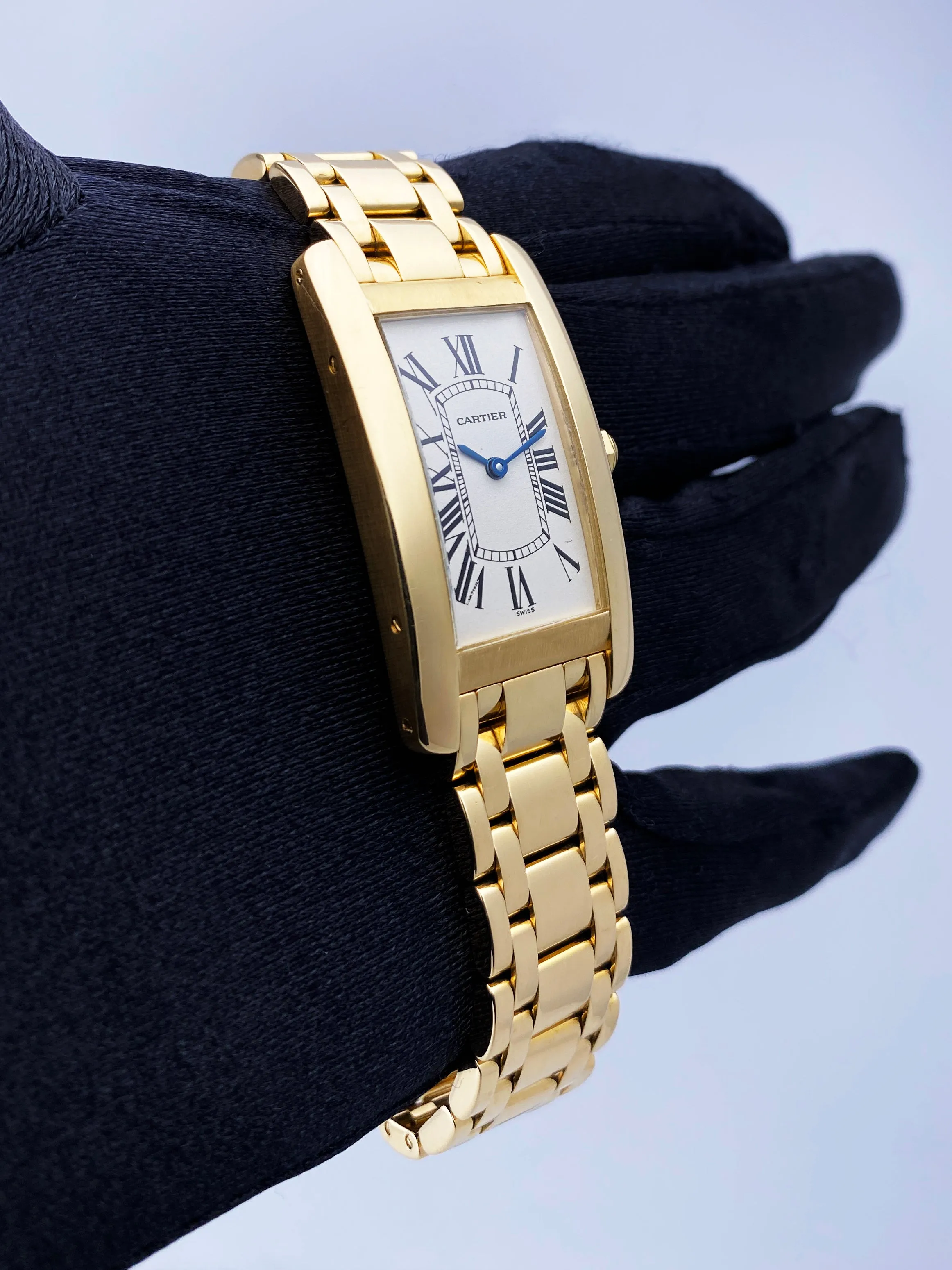 Cartier Tank Americaine 1721 Midsize 18K Yellow Gold Watch