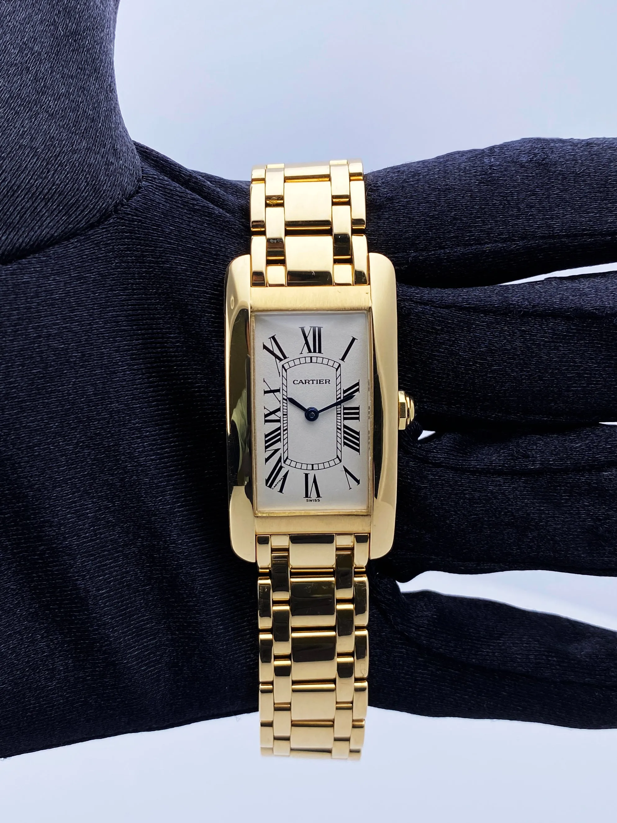Cartier Tank Americaine 1721 Midsize 18K Yellow Gold Watch
