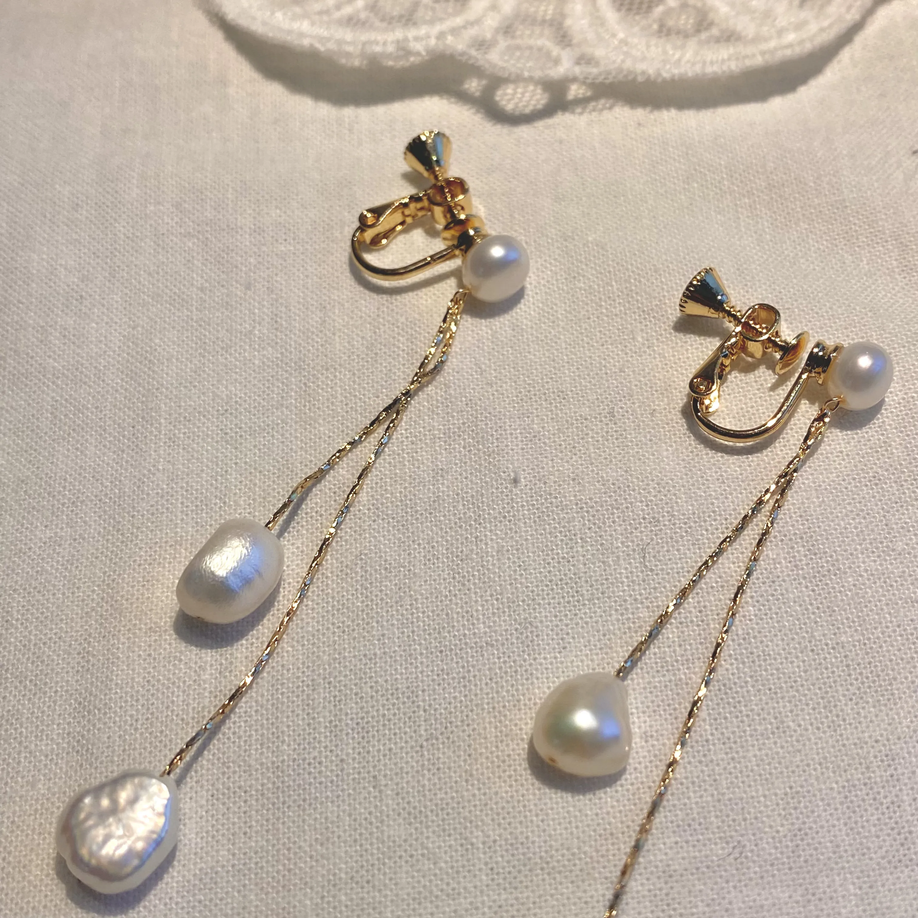 [Clip on] Yellow Gold White Pearl Clip On Earrings