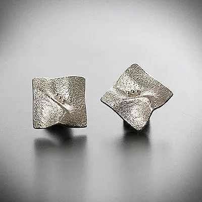 Flow designed silver earrings