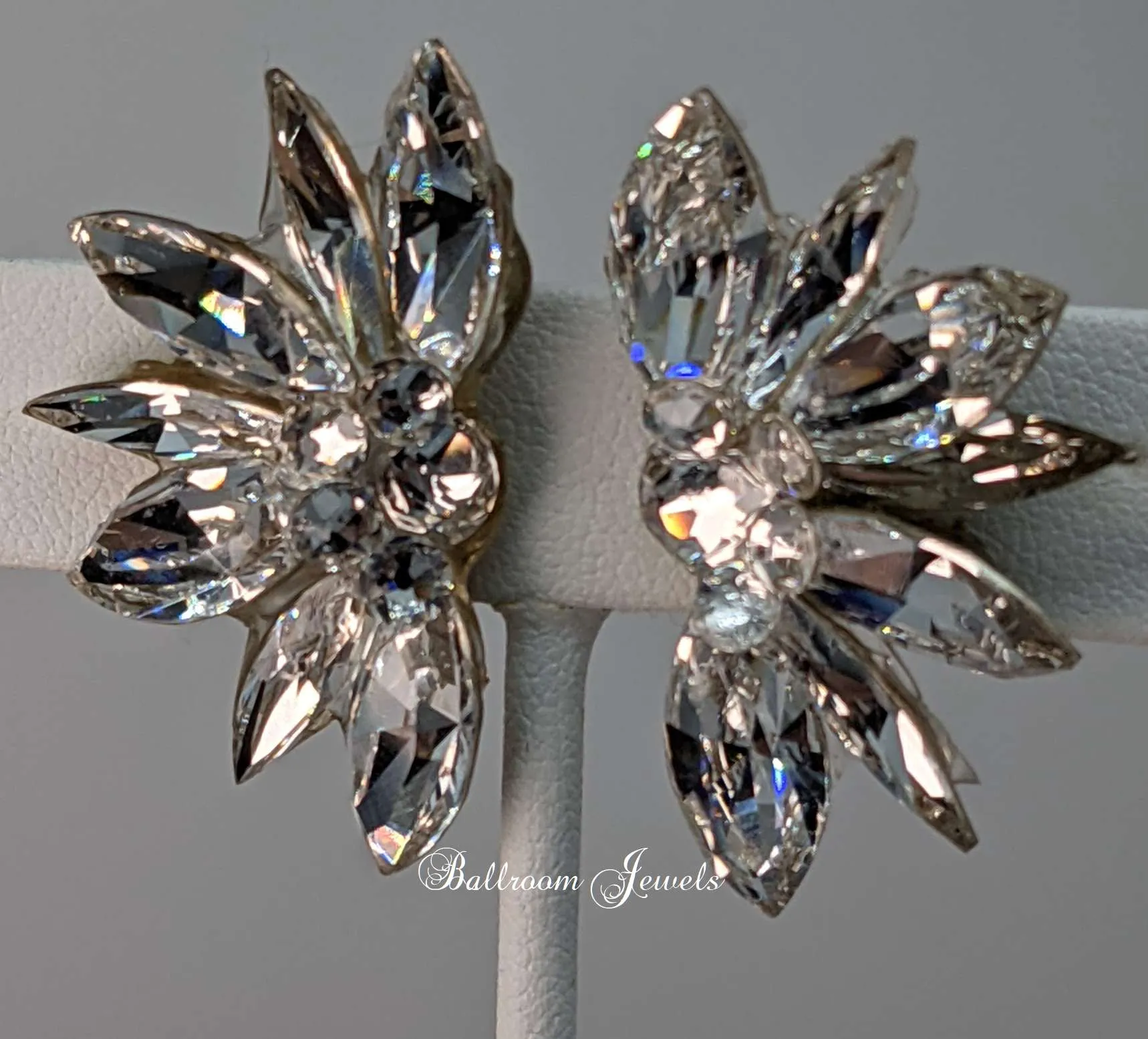 Half Star crystal ballroom earrings - Clear