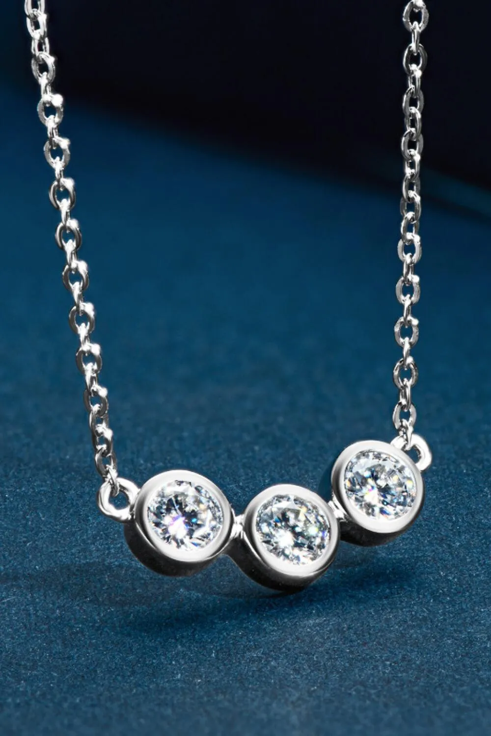 Hazel Blues® | Find Your Center Moissanite Necklace
