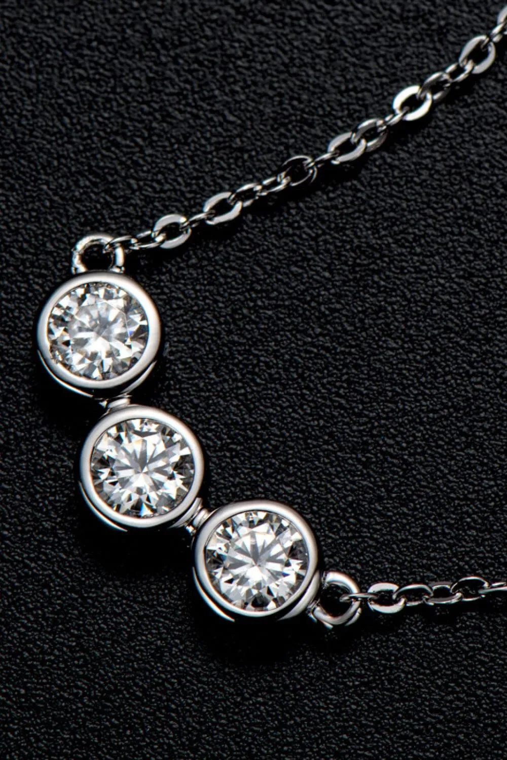 Hazel Blues® | Find Your Center Moissanite Necklace