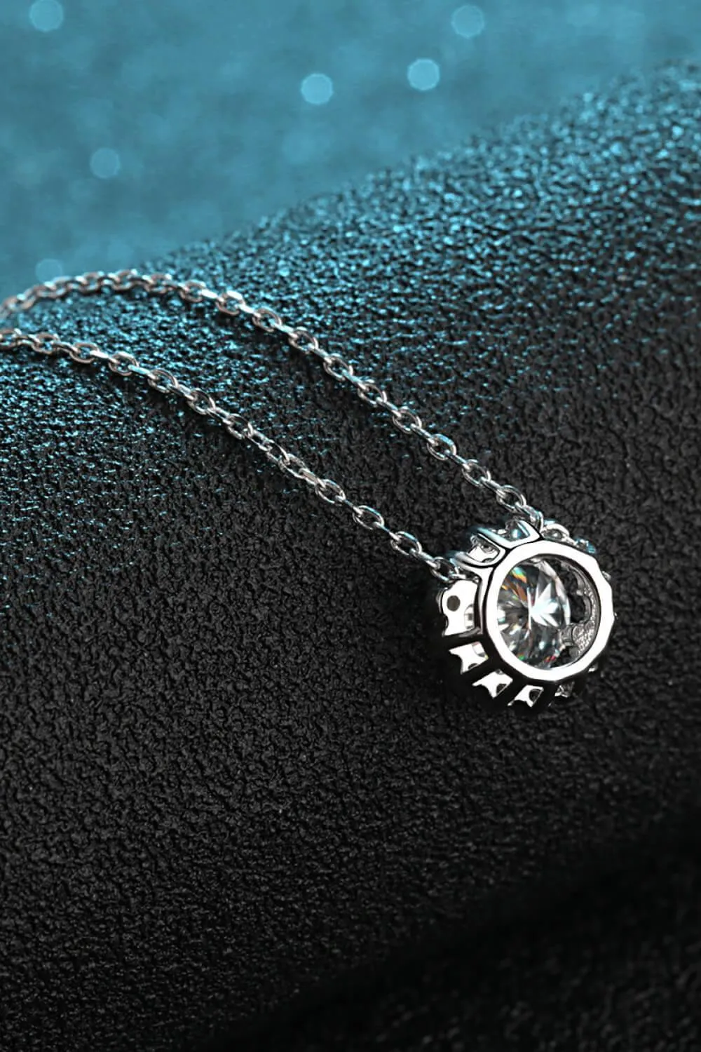 Hazel Blues® | Flower-Shaped Moissanite Pendant Necklace