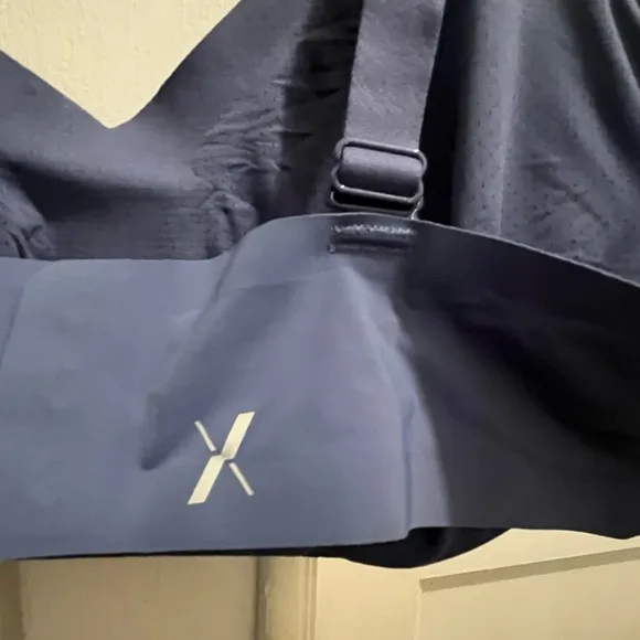 Knix catalyst sports bra blue/gray size 8 EUC