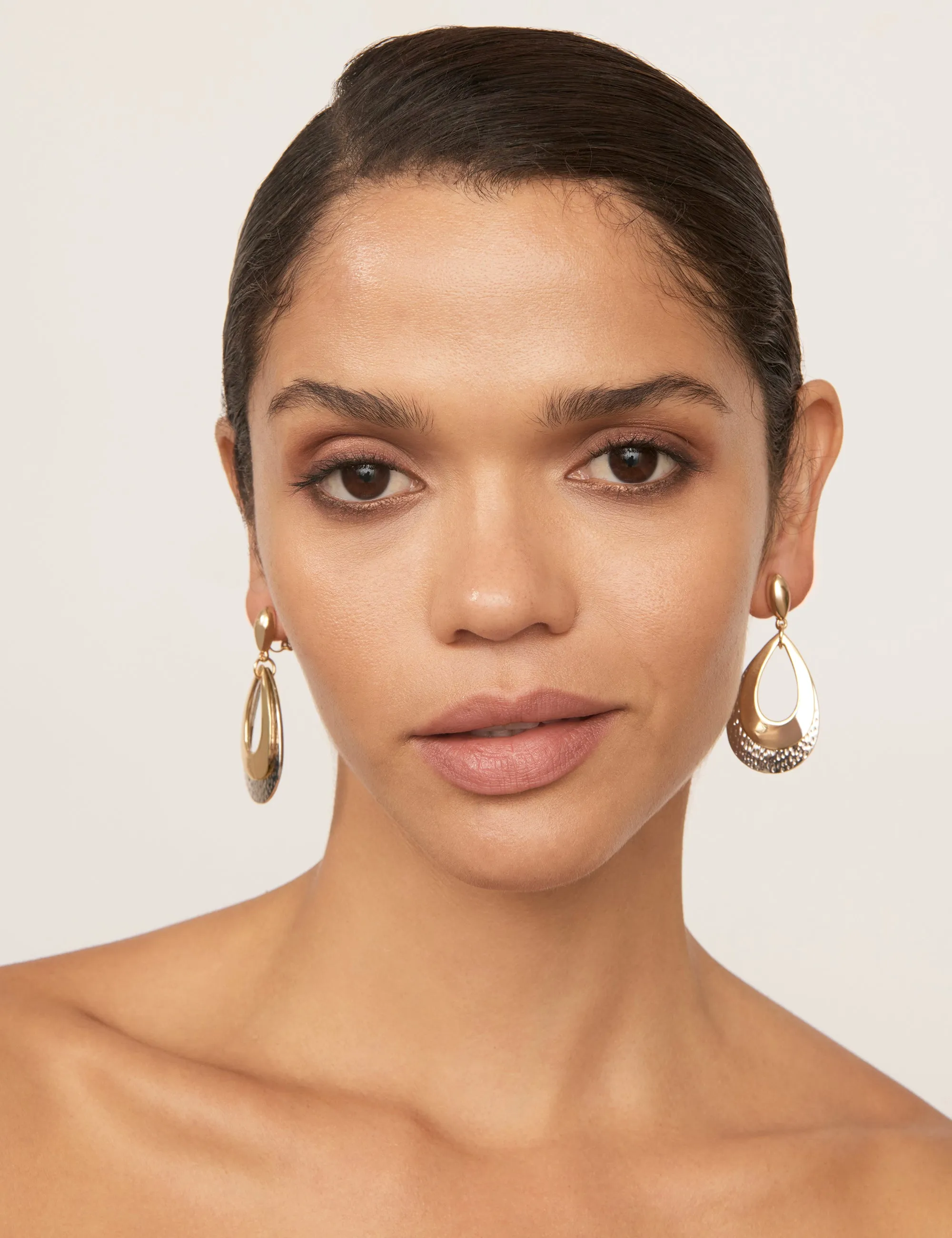 LAYER DROP WINDOW CLIP EARRING