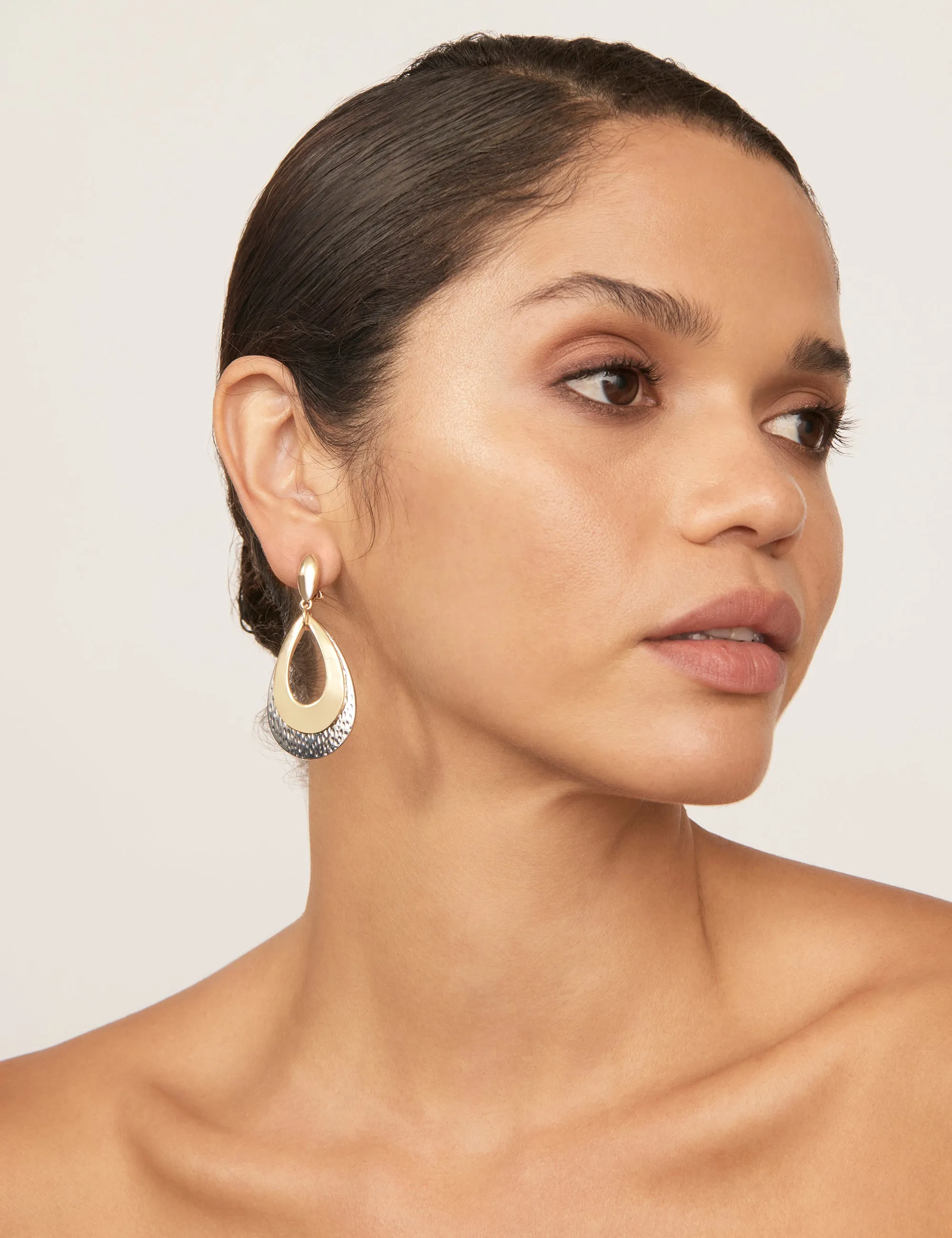 LAYER DROP WINDOW CLIP EARRING
