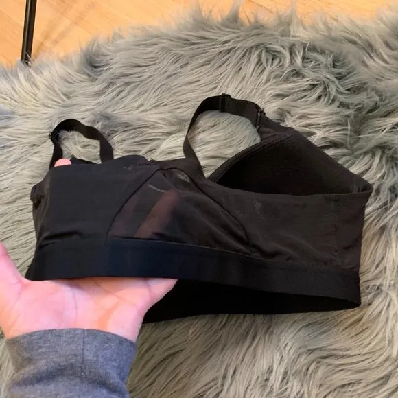 Like New Victoria Sport Lightweight Sports Bra‎ 34C