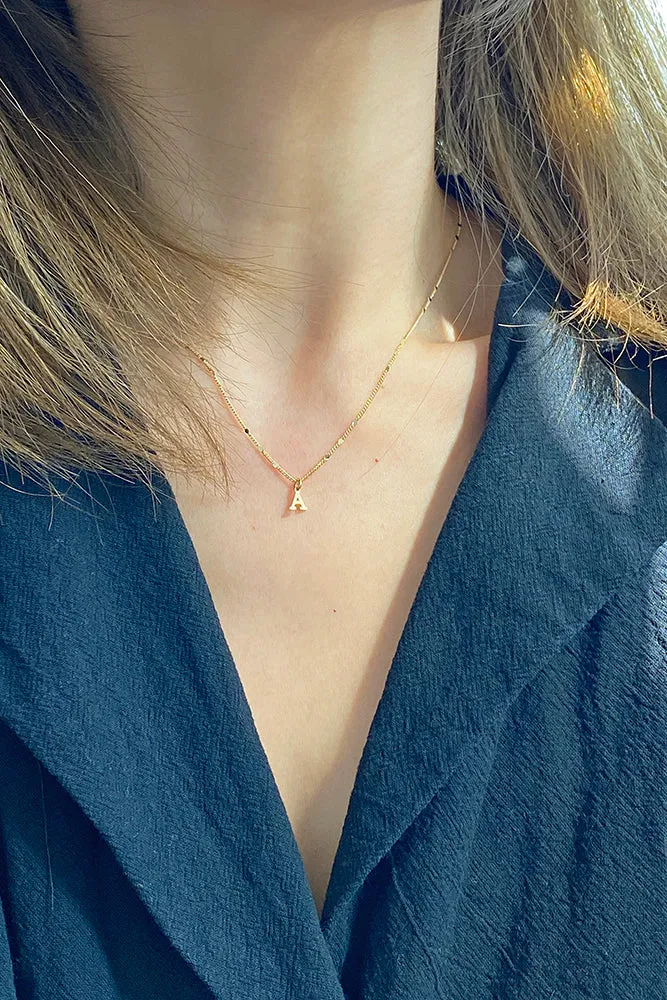 Lynn Initial Necklace In Gold
