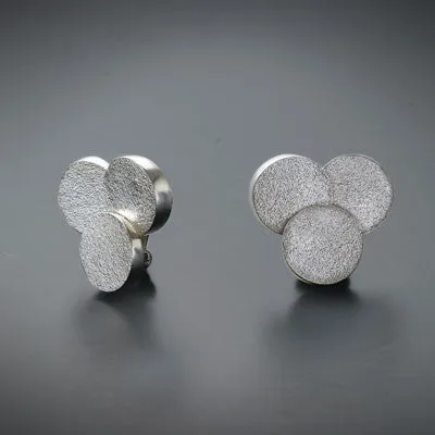 Minimalistic design silver earrings