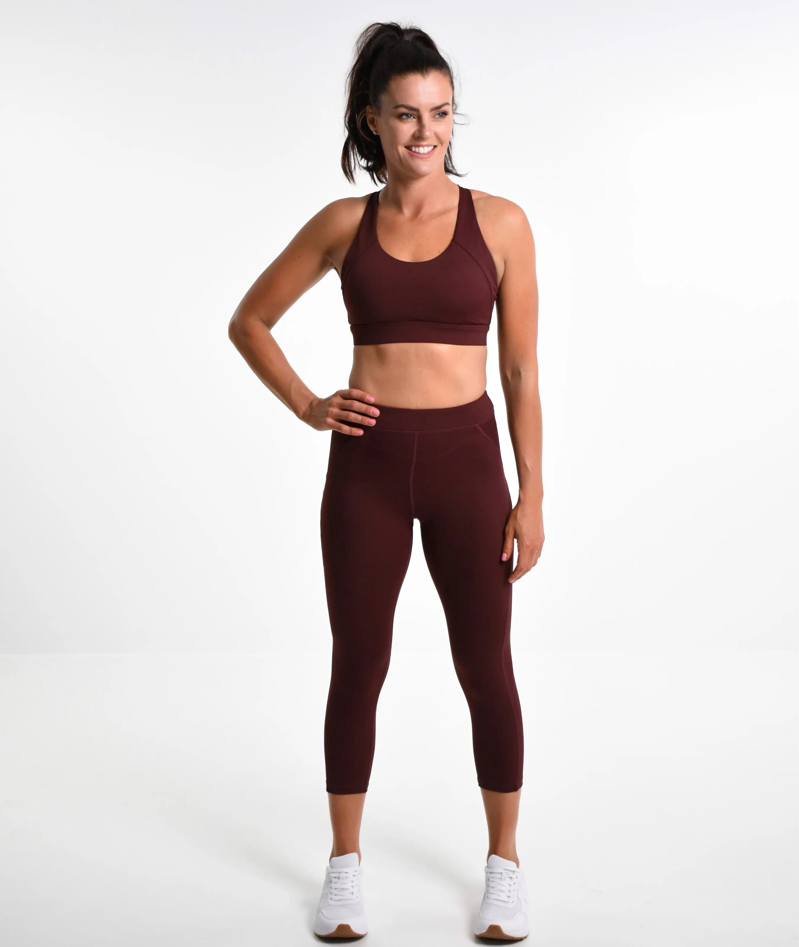 Pull Over Elle Elite Sports Bra - Maroon