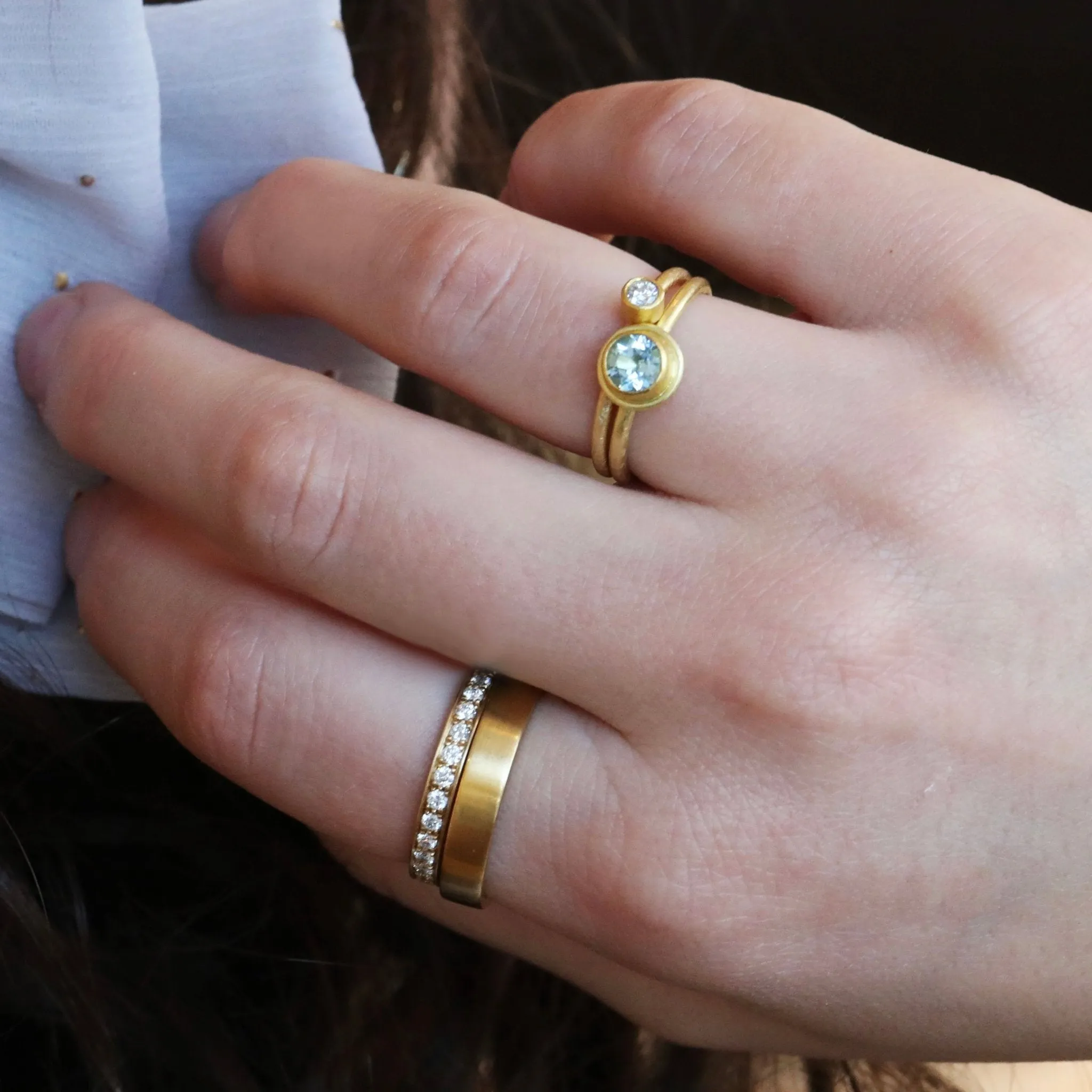 "Frame" Bezel-Set Round Aquamarine Ring