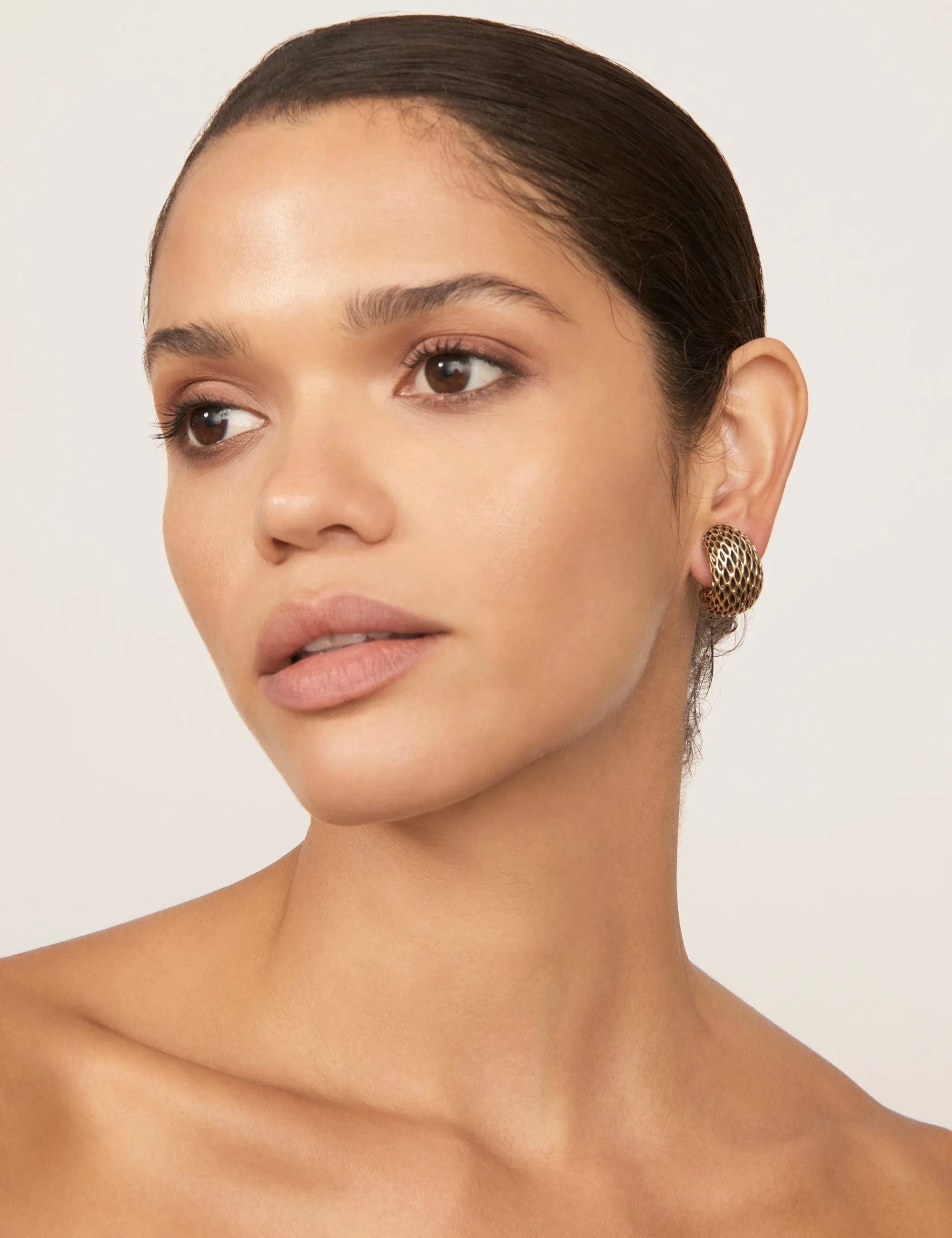 TEXTURE CURVE CLIP EARRING