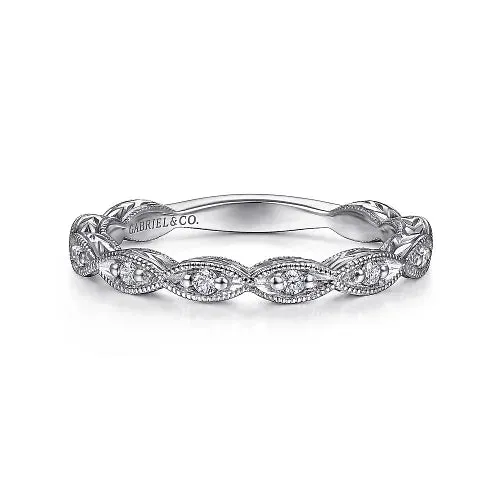 Victorian Scalloped Diamond Wedding Band