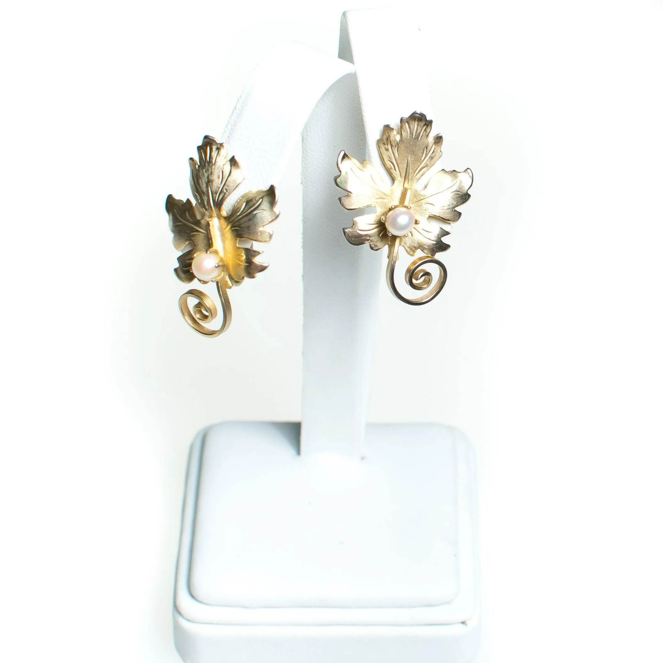 Vintage 1950s Mid Century Modern Lisner Gold Leaf with Pearl Earrings, Gold Tone Leaf, Faux Pearl, Clip-on