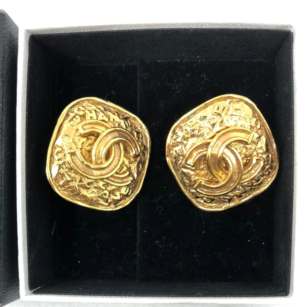VINTAGE: Chanel gold CC Clip On Square Earrings