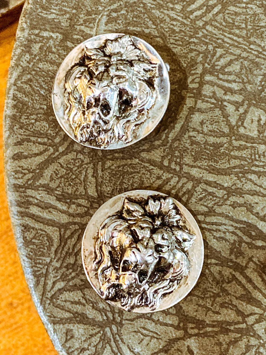 Vintage Particolari Italian Silver Toned Lion Head Clip On Earrings