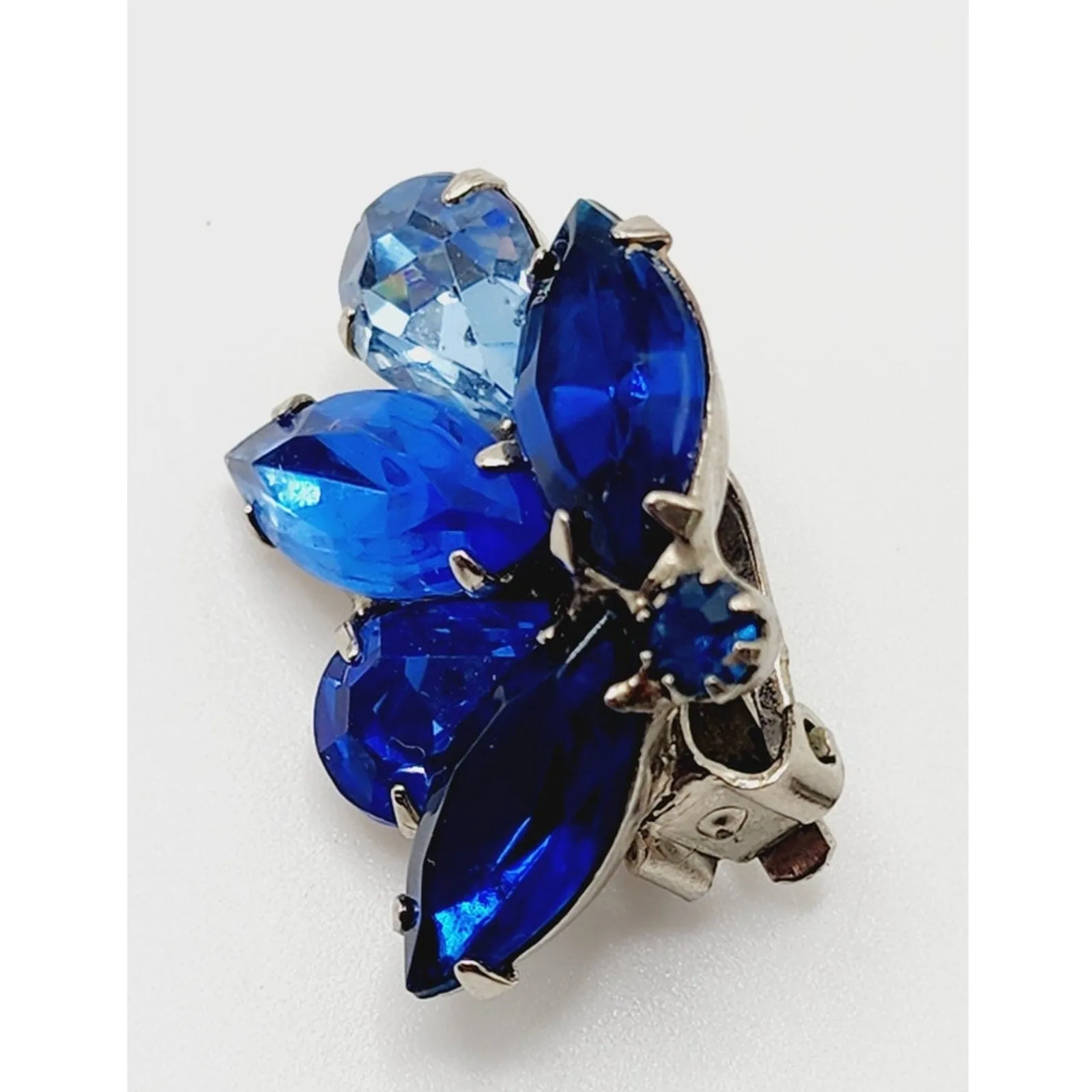 Vintage Weiss Blue Rhinestone Brooch   Clip Earrings Set Demi Parure